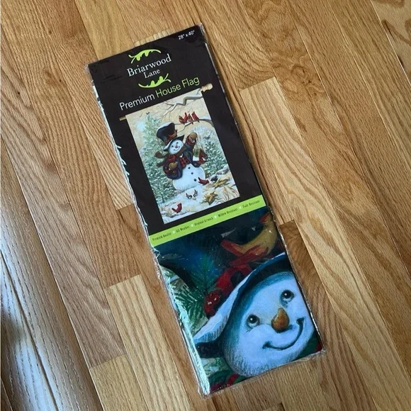 NWT Briarwood Lane 28”x40” Snowman House Flag - Festive Red and White - Picture 2 of 4
